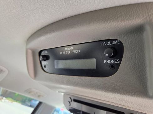 Used 2005 Toyota Sienna LE AWD/4WD image 14