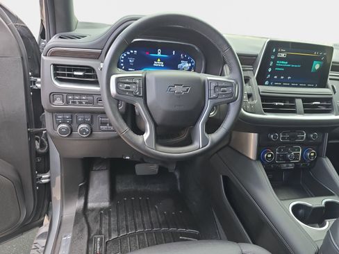 Used 2024 Chevrolet Tahoe Z71 w/ Luxury Package AWD/4WD image 20