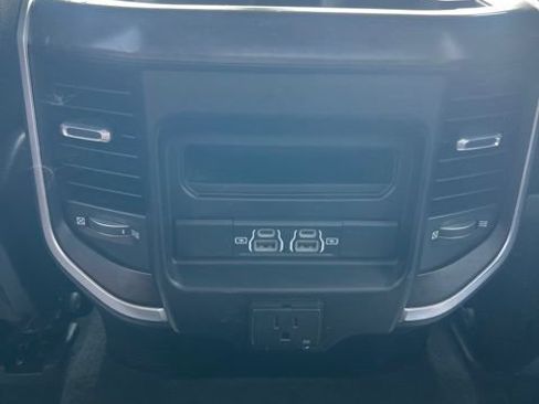 Used 2022 RAM 1500 Big Horn AWD/4WD image 16