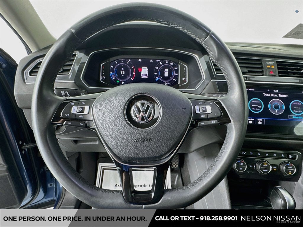Used 2020 Volkswagen Tiguan SEL AWD/4WD image 11