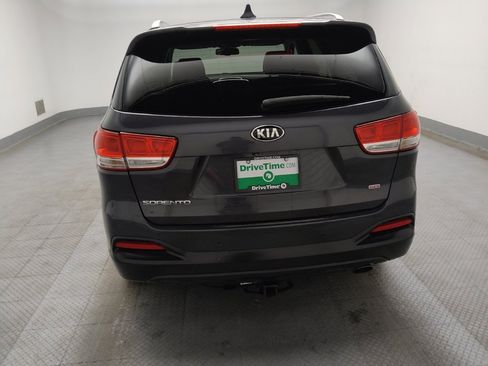 Used 2016 Kia Sorento FWD w/ LX Convenience Package image 6