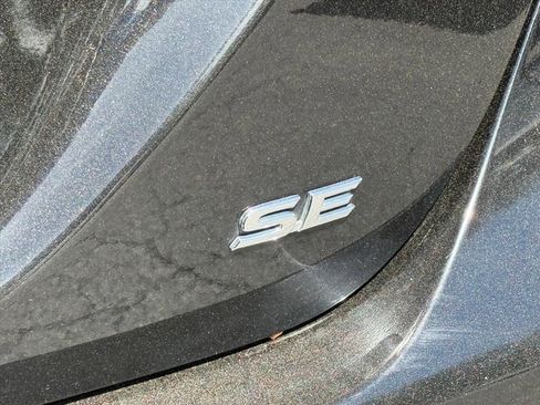 Used 2021 Toyota Camry SE FWD image 16