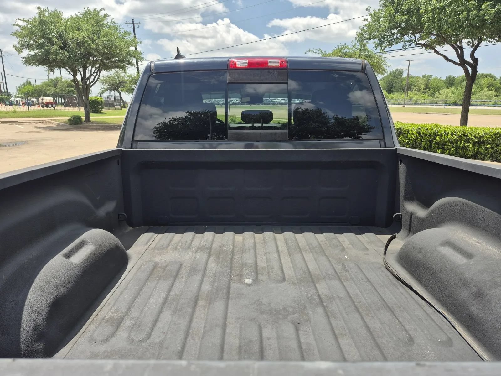 Used 2014 RAM 1500 Laramie RWD image 9