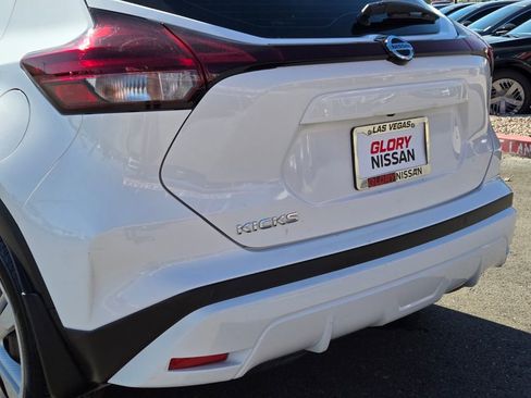 Used 2021 Nissan Kicks S image 9