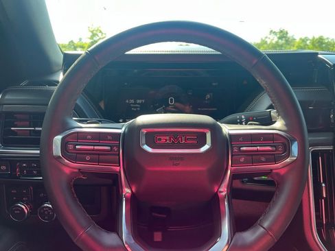 Used 2025 GMC Yukon XL Elevation AWD/4WD image 27