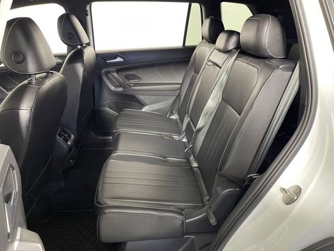 Used 2022 Volkswagen Tiguan SE R-Line image 13