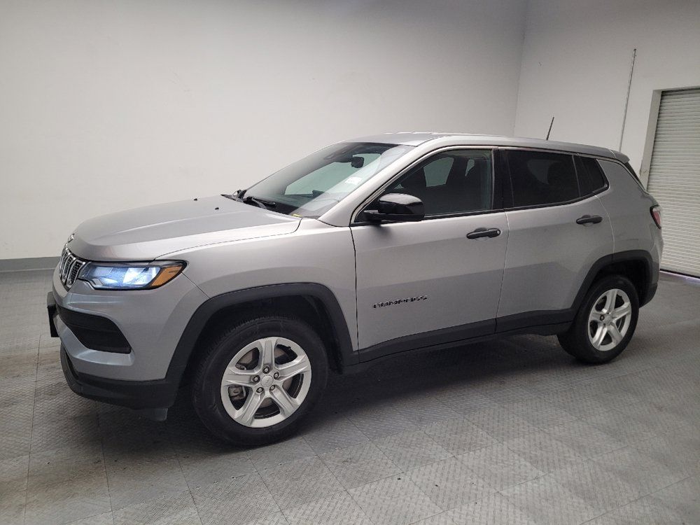 Used 2023 Jeep Compass Sport AWD/4WD image 2