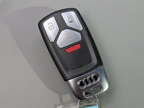 Used 2025 Audi Q5 e Premium Plus image 34