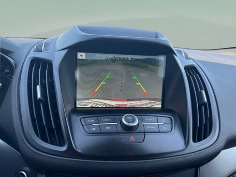 Used 2019 Ford Escape SE FWD image 13