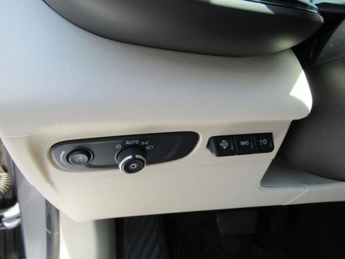 Used 2021 Buick Envision Avenir w/ Technology Package II FWD image 19