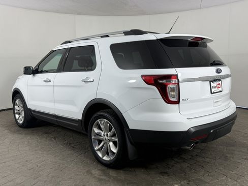 Used 2015 Ford Explorer XLT w/ Equipment Group 202A AWD/4WD image 5