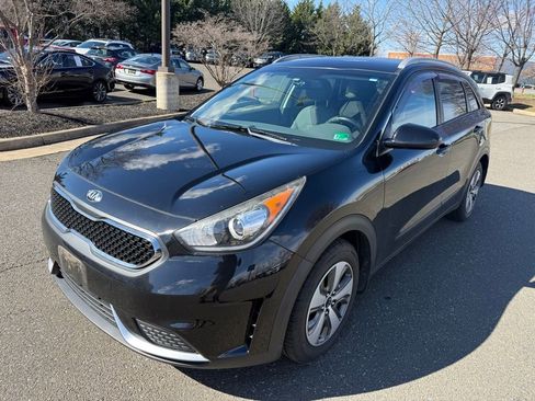 Used 2018 Kia Niro LX image 3