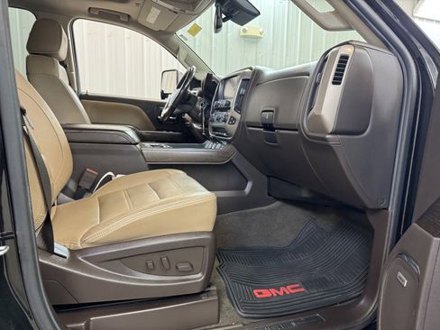 Used 2017 GMC Sierra 3500 Denali w/ Duramax Plus Package image 27