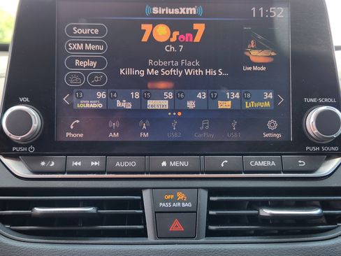 Used 2022 Nissan Altima 2.5 SV FWD image 12