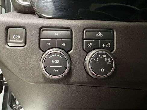 Used 2024 Chevrolet Silverado 3500 LT AWD/4WD image 21