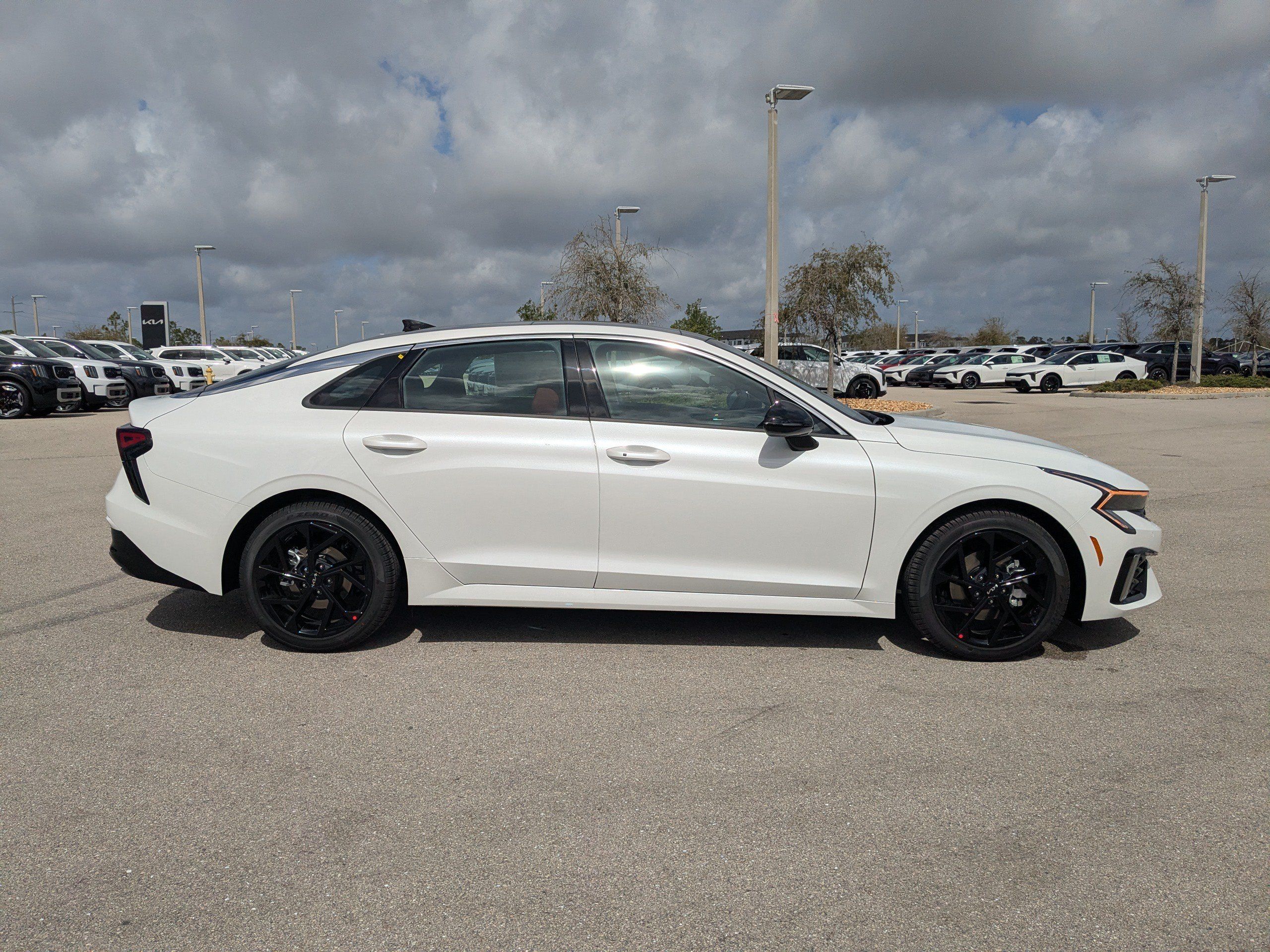 New 2026 Kia K5 GT-Line w/ GT-Line Premium Package FWD image 4