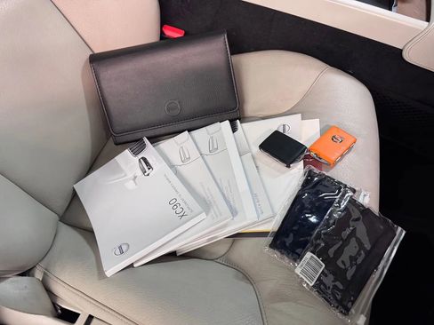 Used 2021 Volvo XC90 T6 Momentum w/ Climate Package image 29