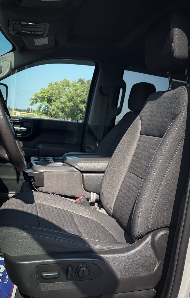 Used 2022 Chevrolet Silverado 2500 Custom w/ Custom Convenience Package AWD/4WD image 19