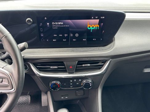 Used 2025 Buick Encore GX Preferred FWD image 17