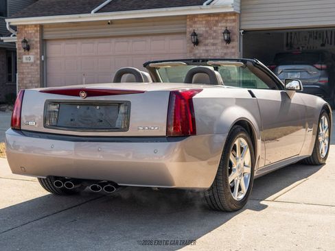 Used 2004 Cadillac XLR image 8