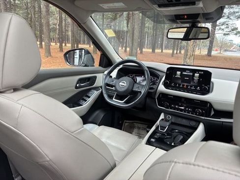 Used 2023 Nissan Rogue SL w/ SL Premium Package image 25