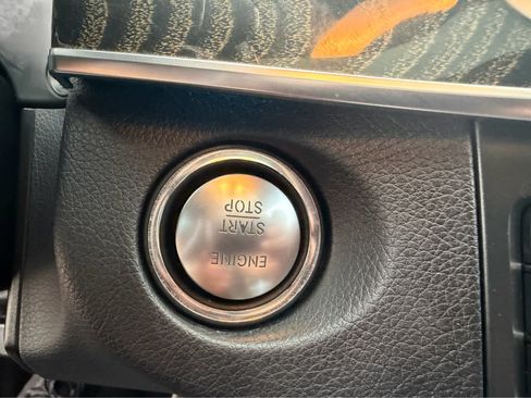 Used 2016 Mercedes-Benz E 350 Sedan image 30