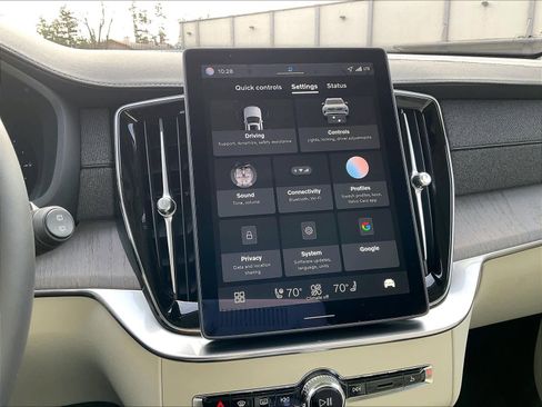 New 2026 Volvo XC90 T8 Ultra w/ Protection Package Premier image 22