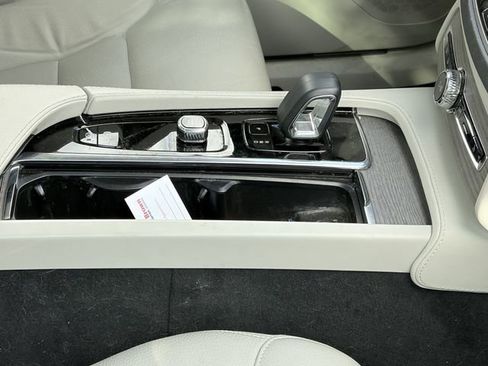 Certified 2023 Volvo XC90 B5 Plus image 6