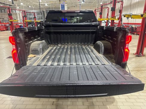 Used 2020 Chevrolet Silverado 1500 LT Trail Boss AWD/4WD image 8