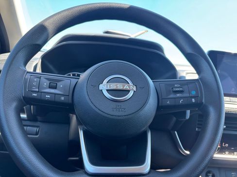 Used 2024 Nissan Rogue SV FWD image 28