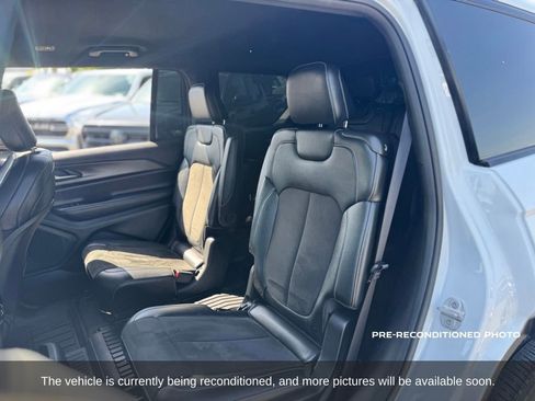 Used 2023 Jeep Grand Cherokee L Laredo AWD/4WD image 12