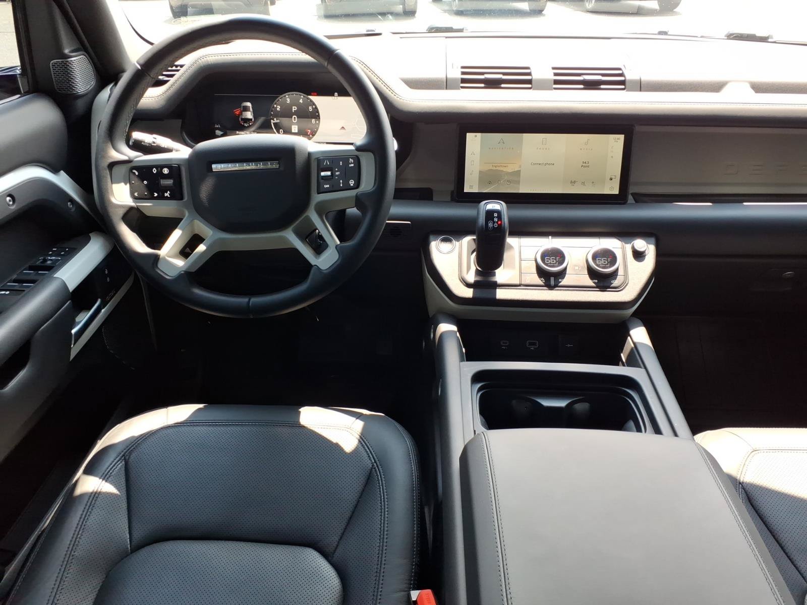Certified 2024 Land Rover Defender 110 SE AWD/4WD image 4
