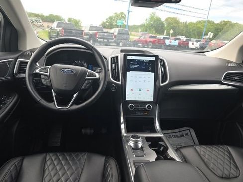 Used 2023 Ford Edge Titanium AWD/4WD image 9