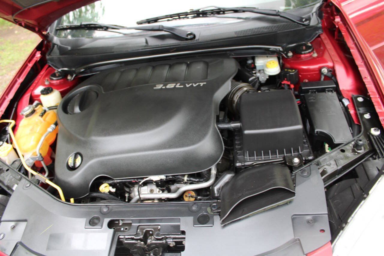 Used 2013 Chrysler 200 Touring FWD image 36