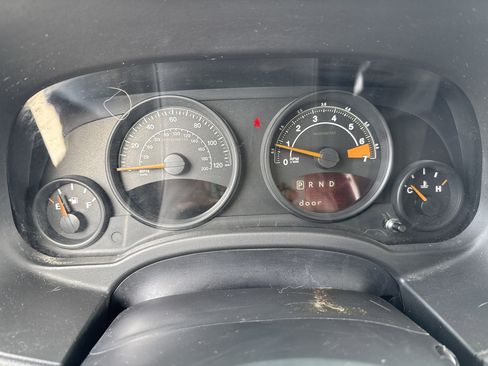 Used 2014 Jeep Patriot Latitude w/ Sun/Sound Group image 15