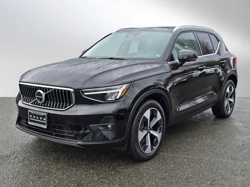 Certified 2023 Volvo XC40 B5 Plus w/ Driver Assist Package image 7