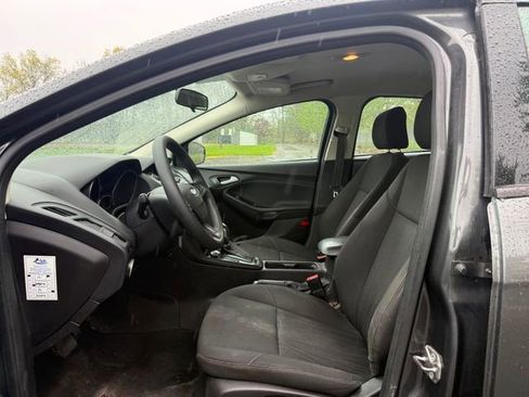 Used 2017 Ford Focus SE FWD image 8