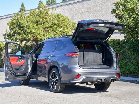 Certified 2022 Toyota Highlander XSE image 29