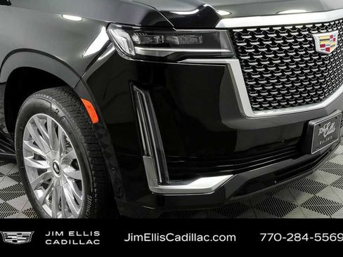 Certified 2024 Cadillac Escalade ESV Premium Luxury AWD/4WD image 38