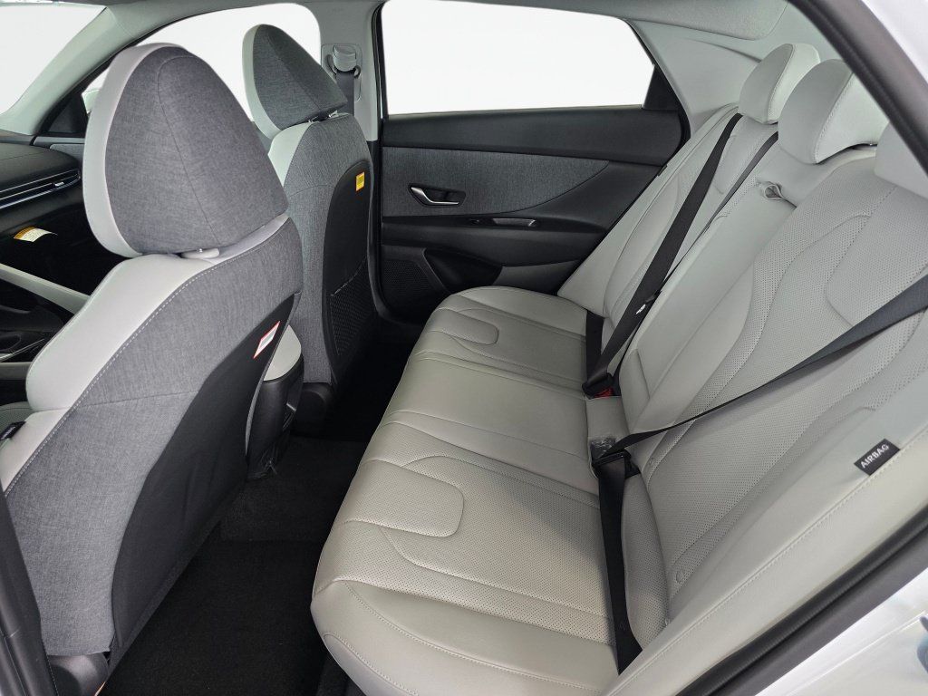 New 2026 Hyundai Elantra Limited FWD image 35