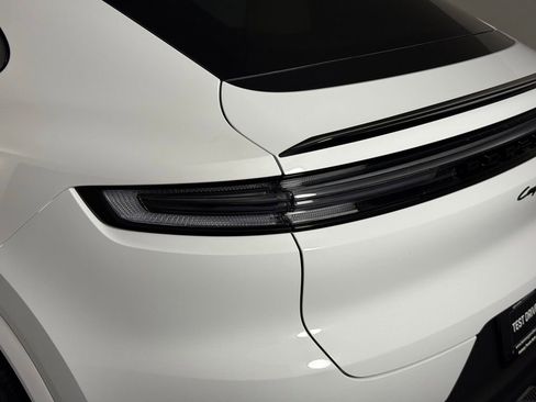 Certified 2025 Porsche Cayenne Coupe image 16