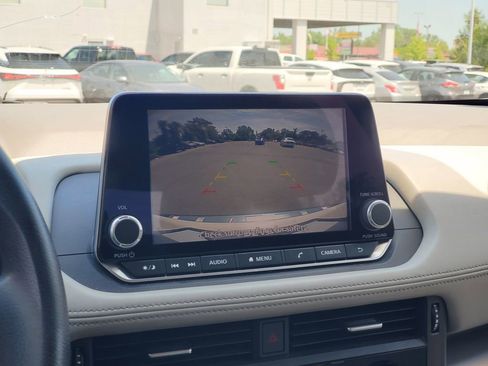 Used 2023 Nissan Rogue SV FWD image 26