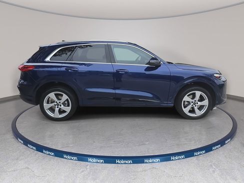 Used 2025 Audi Q5 Premium Plus w/ Premium Plus AWD/4WD image 5