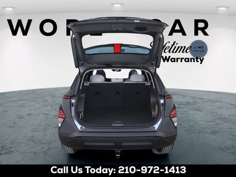 New 2026 Hyundai Kona SE image 7