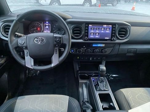 Used 2021 Toyota Tacoma TRD Off-Road image 10