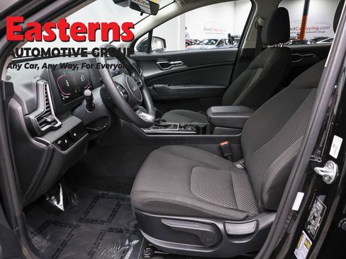 Used 2024 Kia Sportage LX AWD/4WD image 13