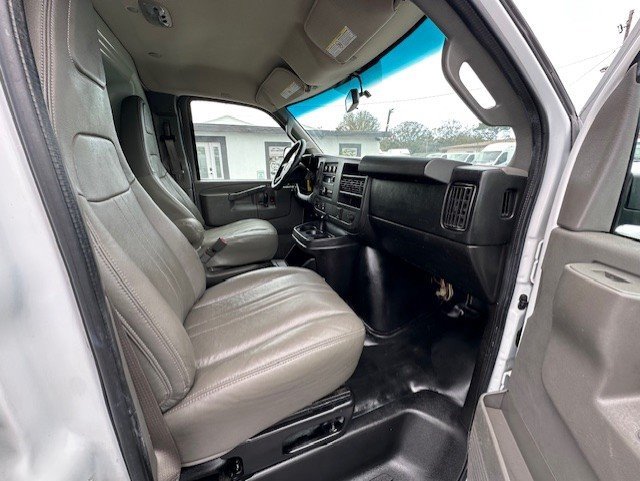 Used 2016 Chevrolet Express 2500 RWD image 19