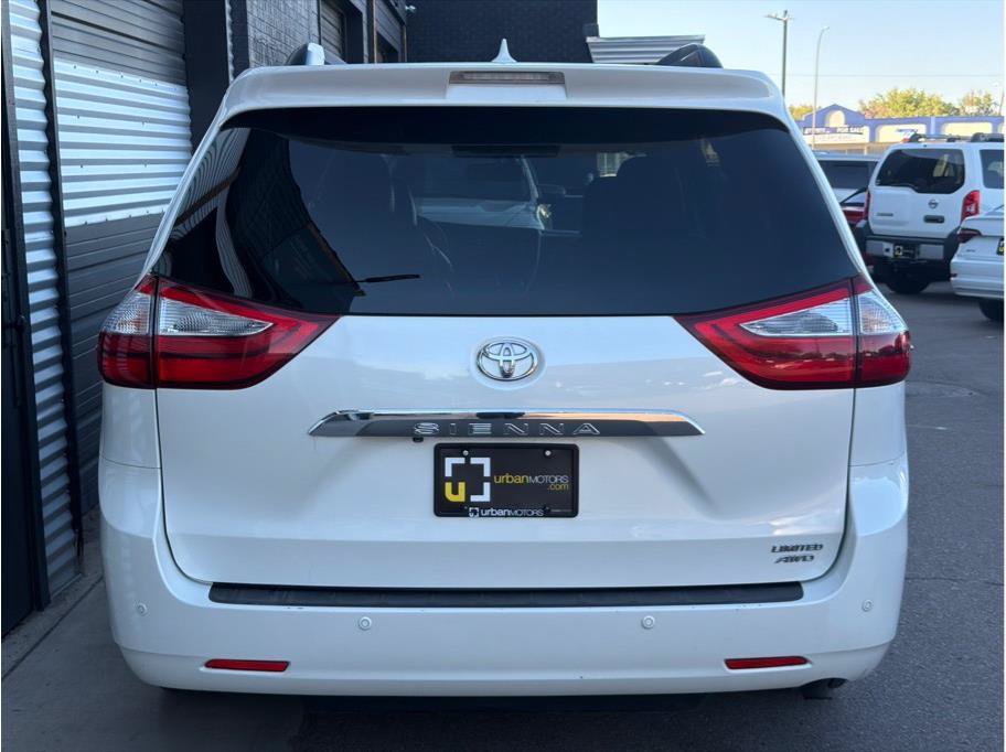 Used 2017 Toyota Sienna Limited Premium AWD/4WD image 9
