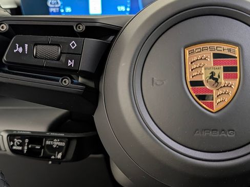 New 2026 Porsche Macan 4 Electric image 37