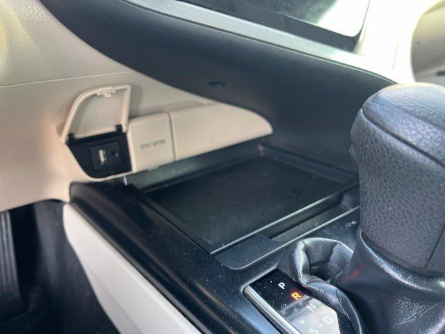Used 2019 Toyota Camry LE FWD image 23